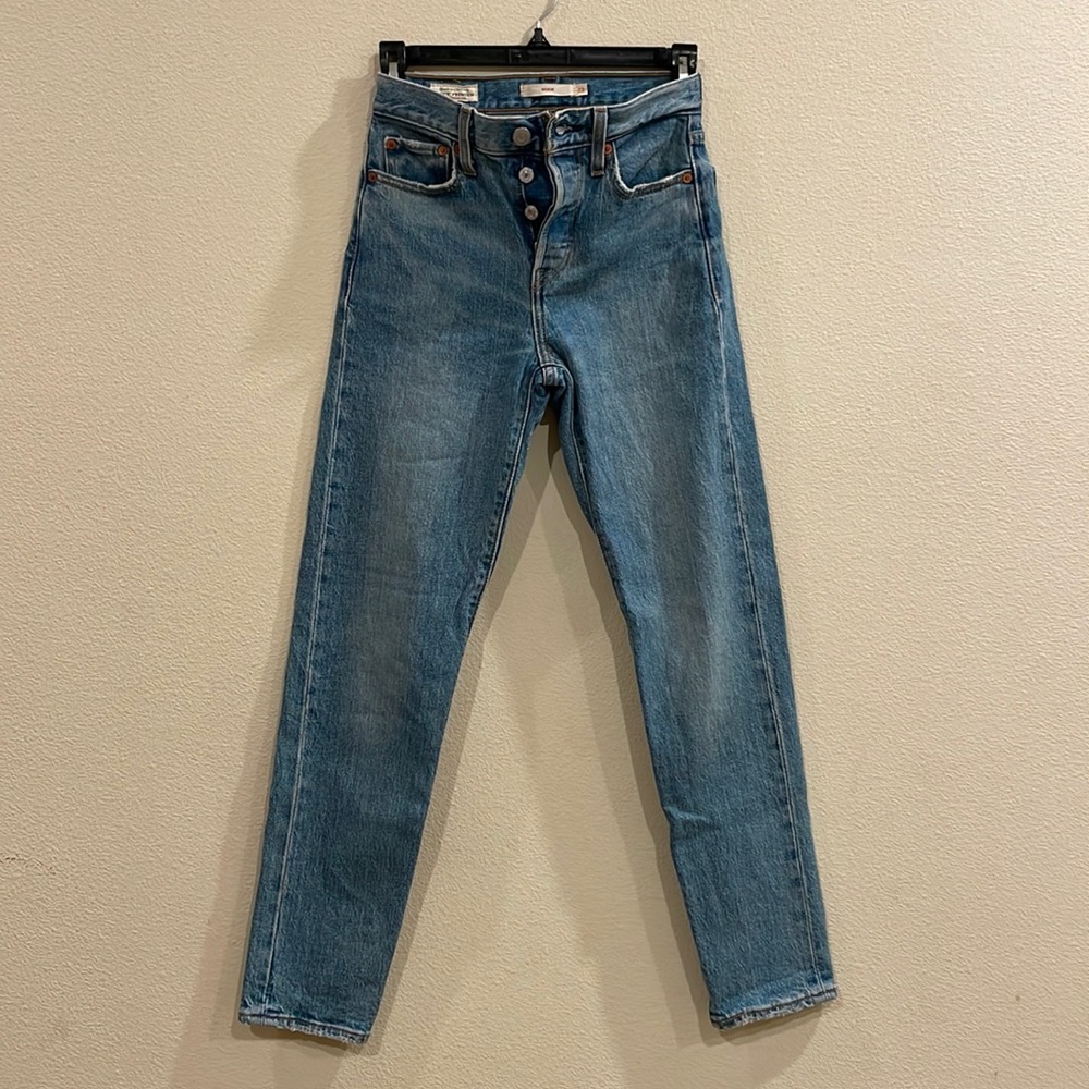 LEVI’S Wedgie High-Rise Jeans